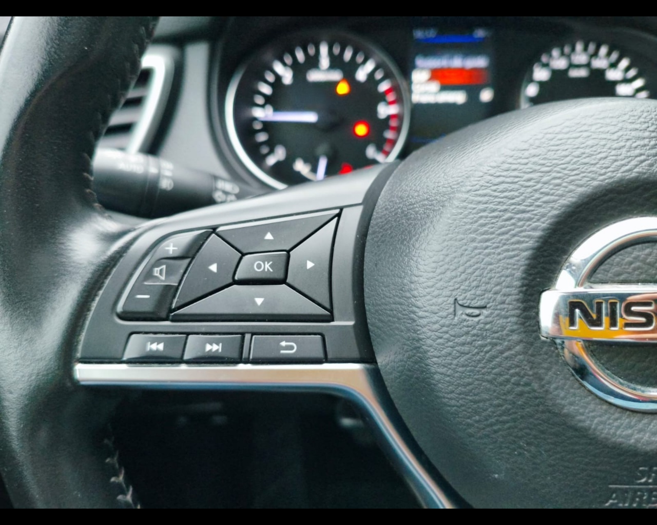 Foto NISSAN Qashqai 1.7 dci N-Connecta 150cv