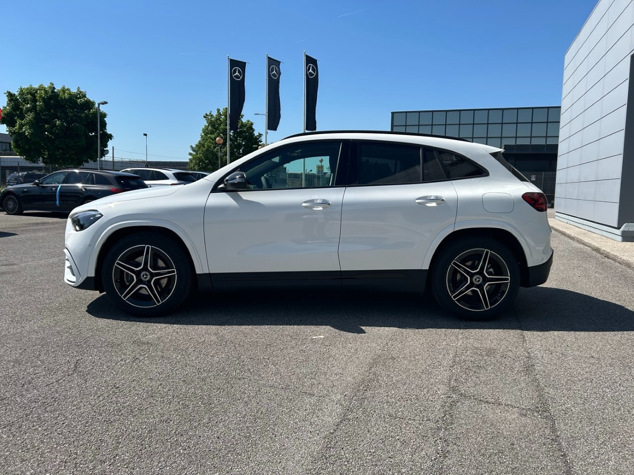 Mercedes GLA GLA 200 d 4Matic Automatic AMG Line ADVANCED PLUS - 4