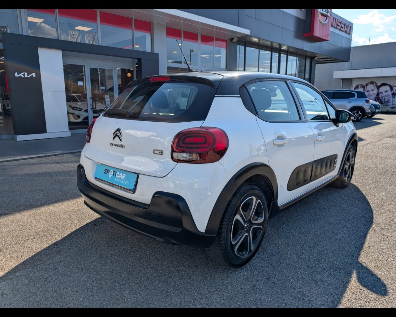 Foto CITROEN C3 1.2 puretech Shine 82cv
