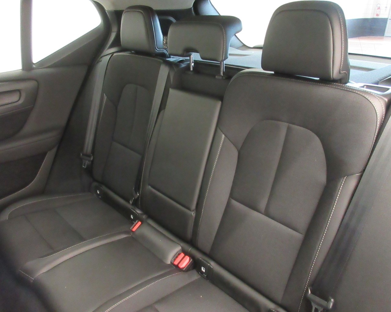 Volvo XC40 XC40 2.0 D4 Momentum AWD Geartronic - 15