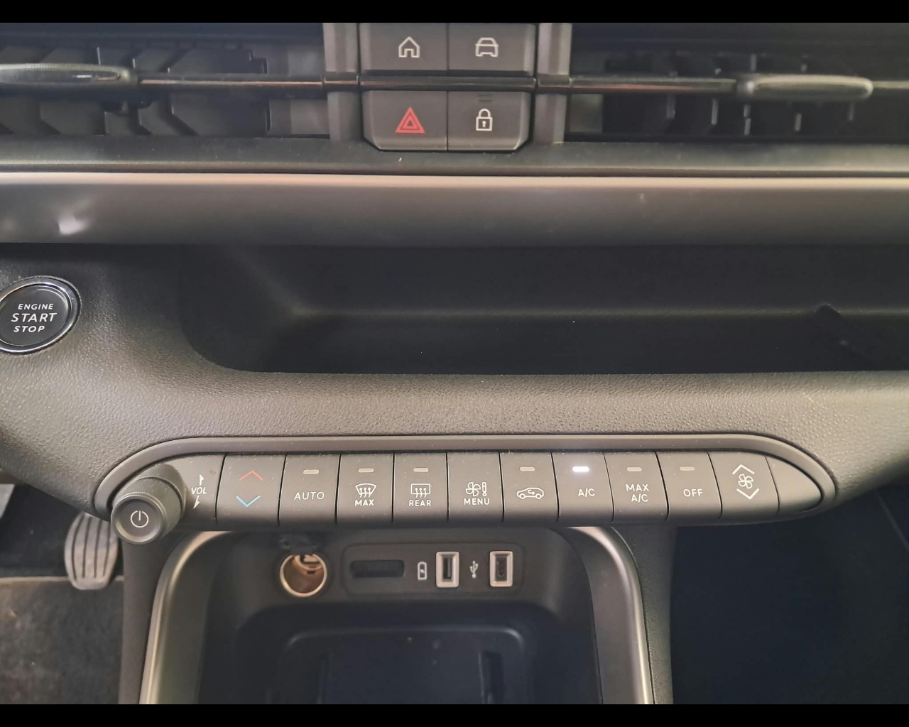 Foto JEEP Avenger 1.2 turbo Summit fwd 100cv