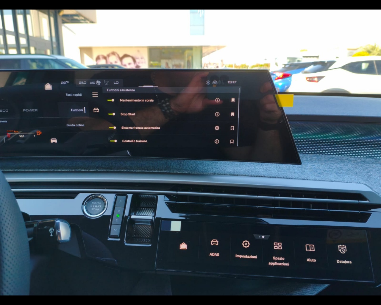 Foto PEUGEOT 3008 1.2 hybrid GT 136cv e-dcs6