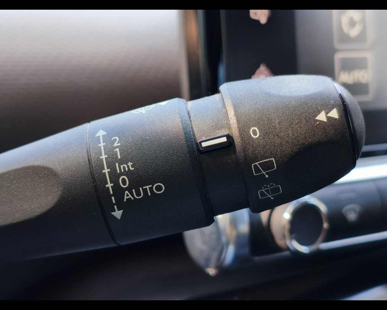 Foto CITROEN C4 Cactus 1.6 bluehdi Shine 100cv