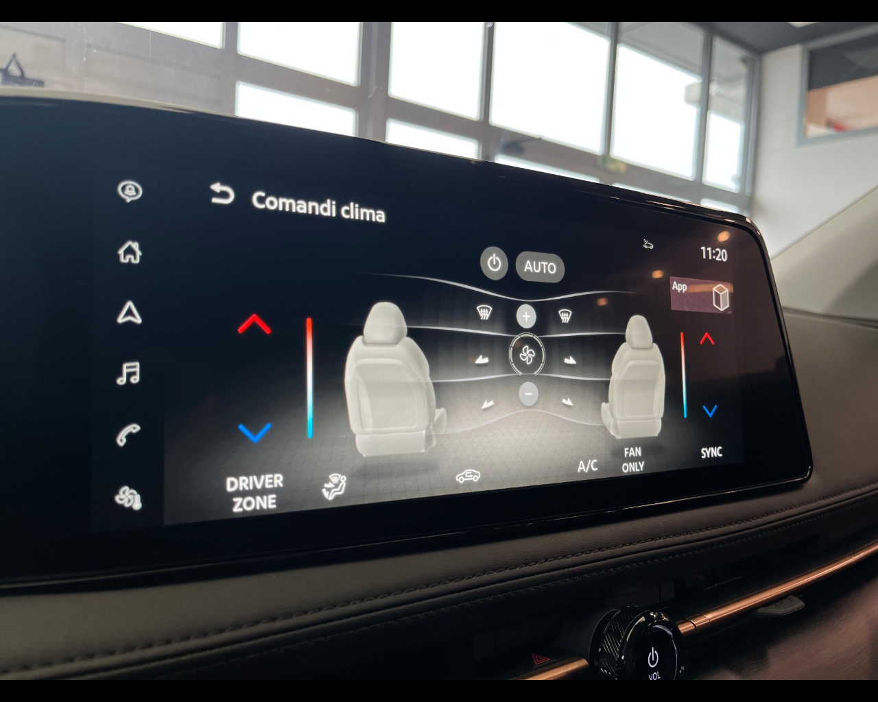 Foto NISSAN Ariya 63 kWh Engage 2wd