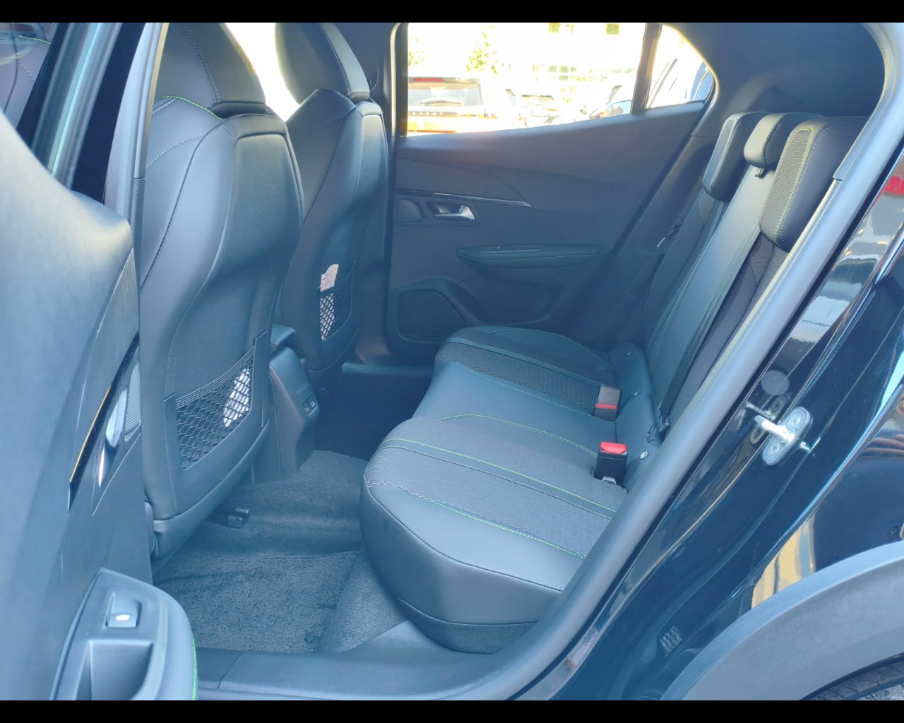 Foto PEUGEOT 2008 1.2 hybrid GT 136cv e-dcs6