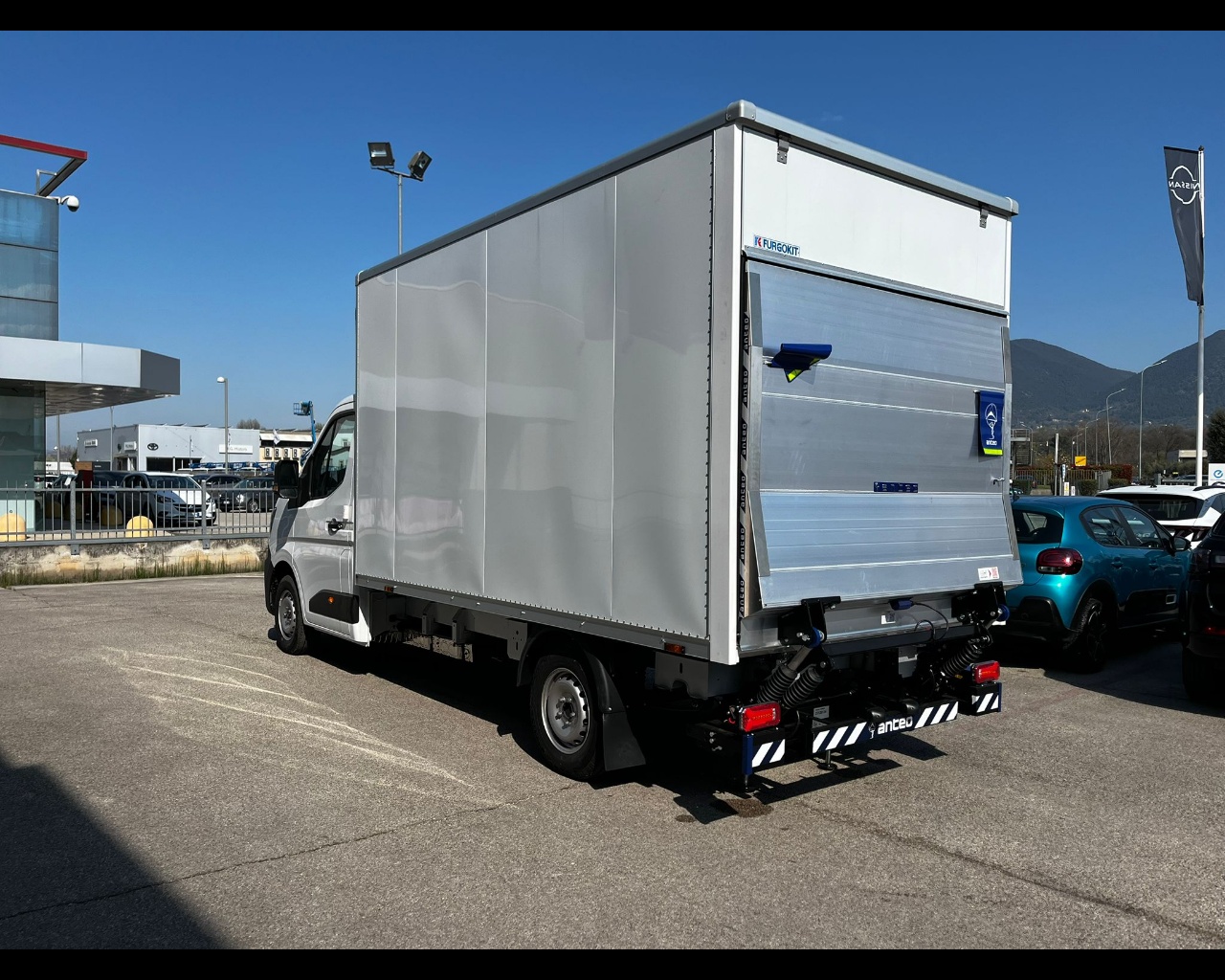 Foto NISSAN INTERSTAR CC H1L3P3 35Q 150CV EVIE MITTAS CABINA SINGOLA