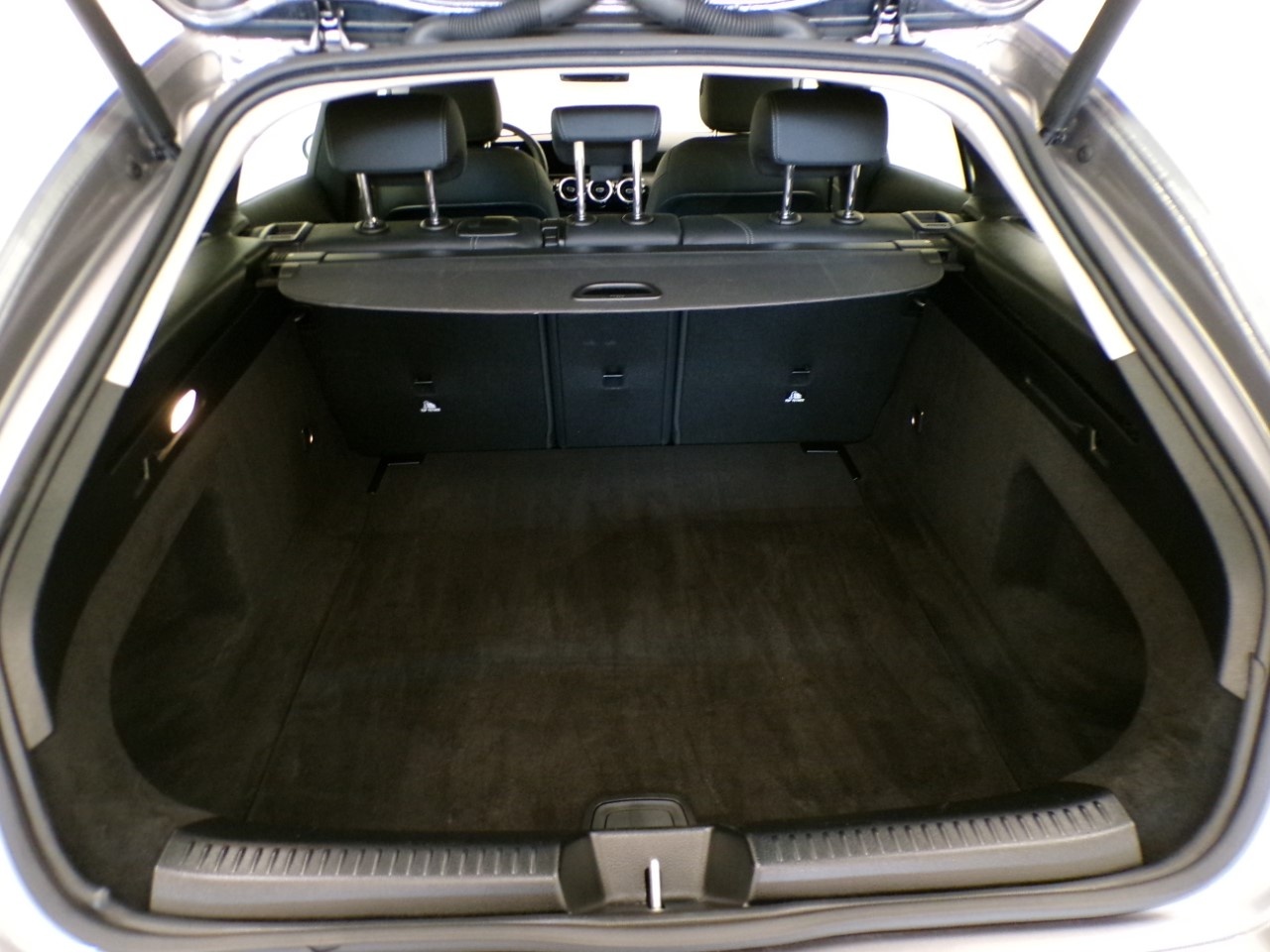 Mercedes  CLA Shooting Brake 180 D Advanced 8G-DCT - 9