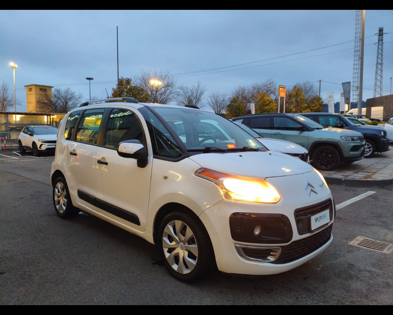 Foto CITROEN C3 Picasso 1.4 vti Exclusive (exclusive style) E5