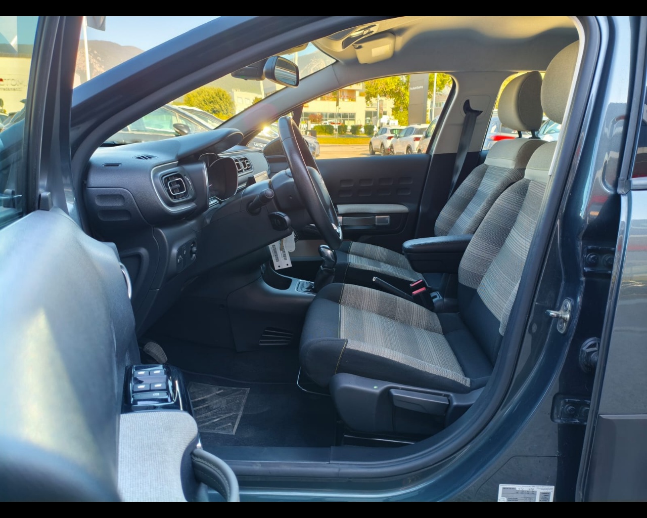 Foto CITROEN C3 1.6 bluehdi Shine s&s 75cv