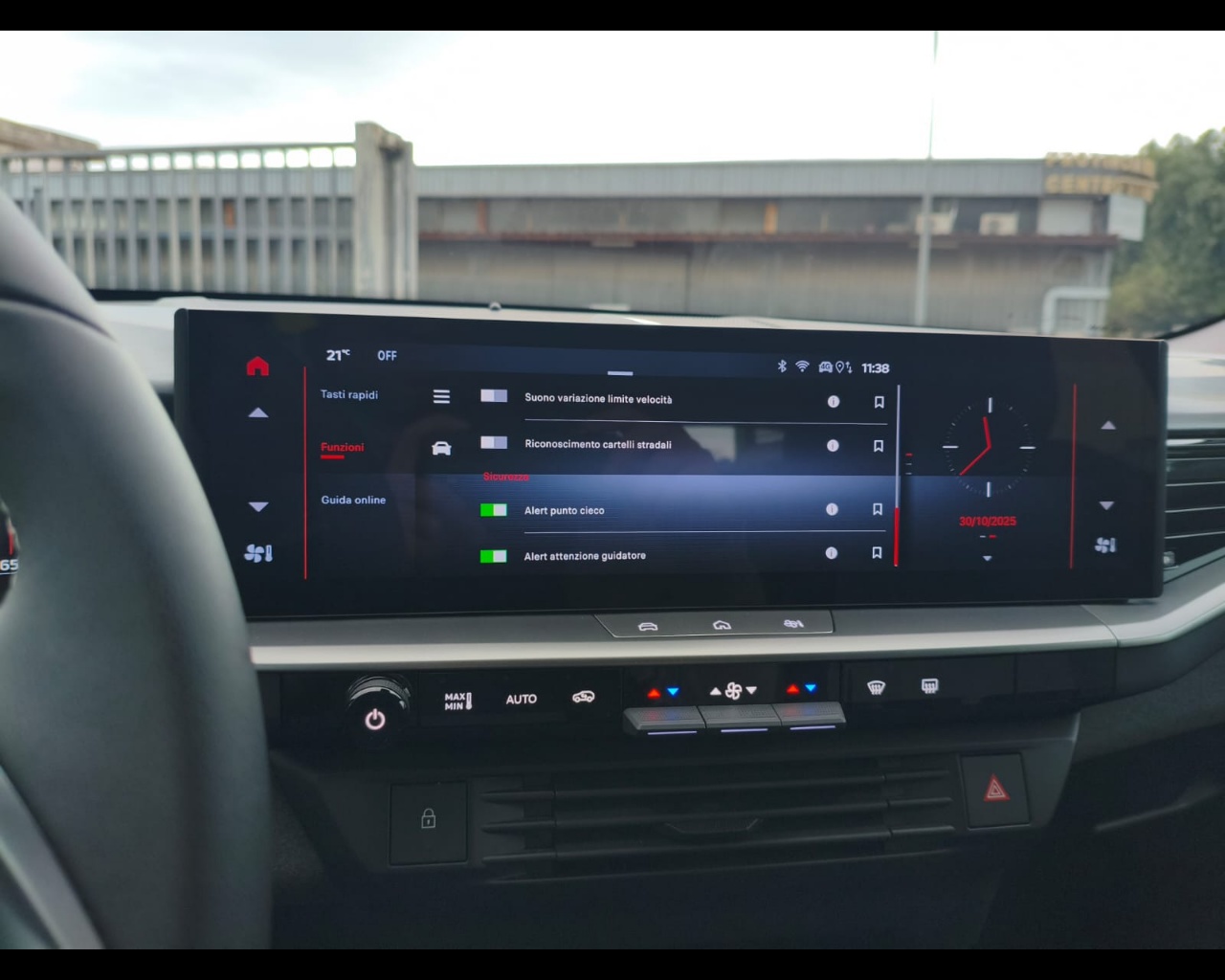 Foto OPEL Grandland 1.2 hybrid Edition 136cv e-dcs6