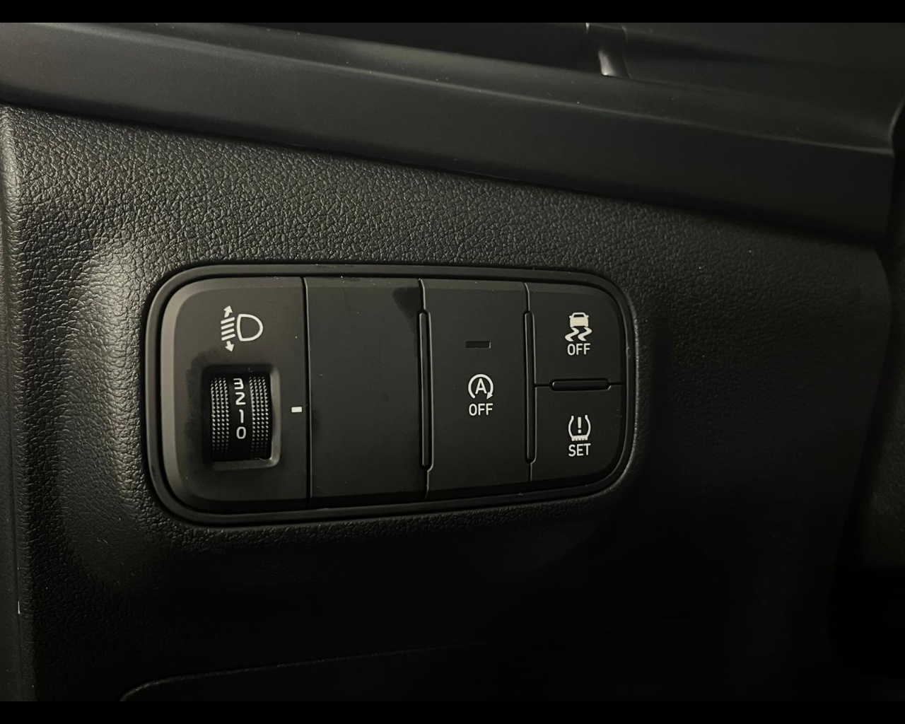 Foto HYUNDAI I20 PE MY25 1.0T DCT NLINE CARBON