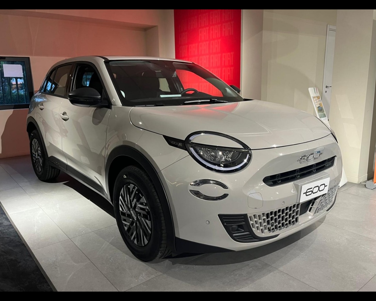 Foto FIAT 600 Hybrid Business 1.2 Hybrid110cv