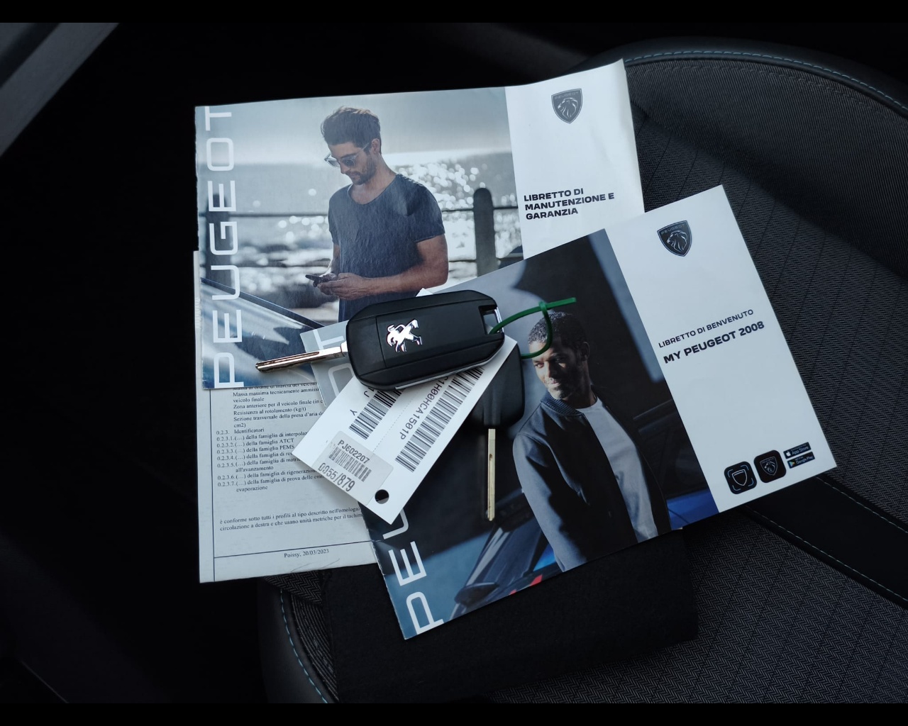 Foto PEUGEOT 2008 1.2 puretech Allure Pack s&s 100cv