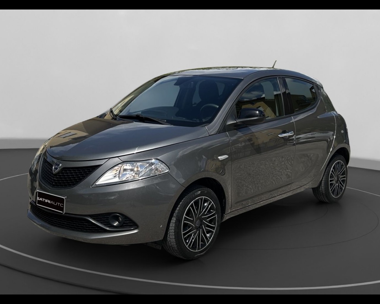 Ypsilon III 2021 – Ypsilon 1.0 firefly hybrid Platino s&s 70cv