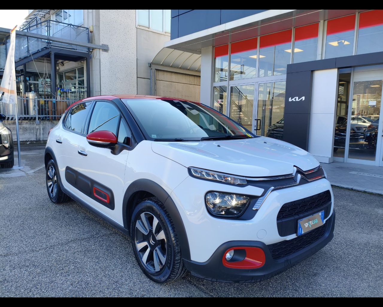 Foto CITROEN C3 1.2 puretech Shine s&s 83cv neopatentati