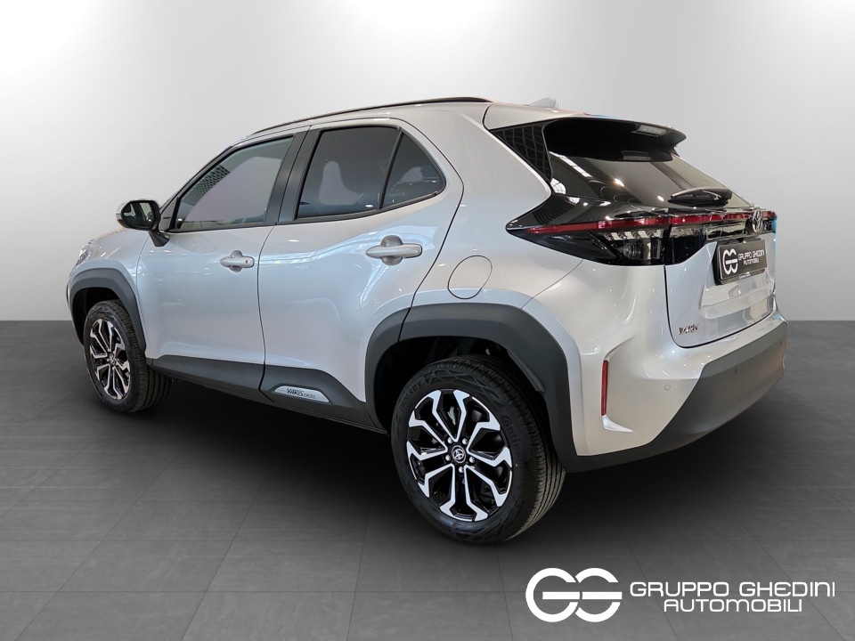 TOYOTA Yaris Cross 1.5h Trend fwd 115cv e-cvt Ibrida usato - 2