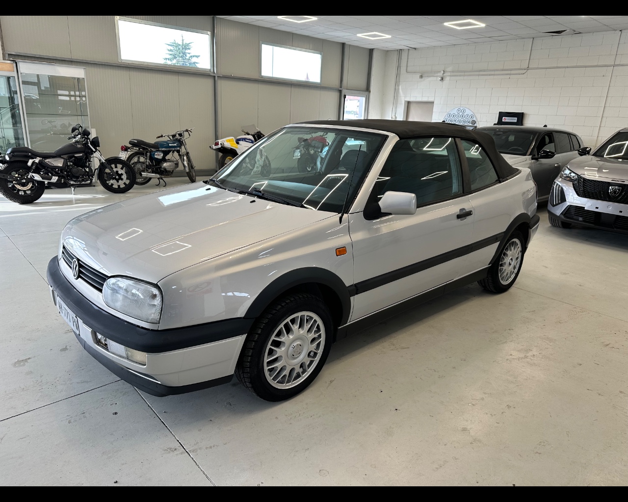 Volkswagen Golf Cabrio 1.6 Colour Concept