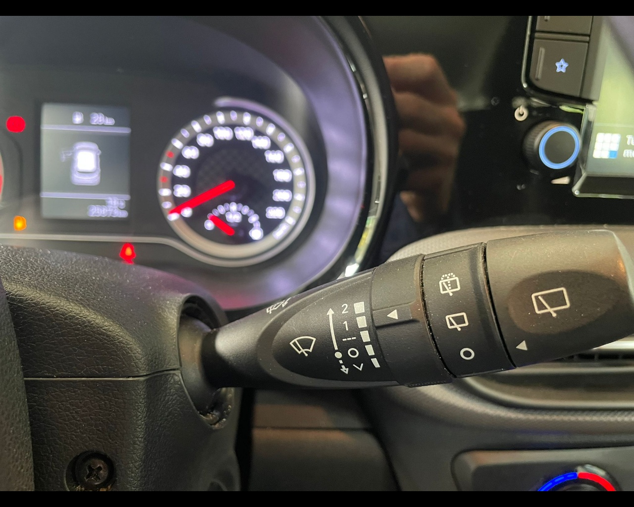 Foto HYUNDAI i10 1.0 mpi Tech Connect Pack