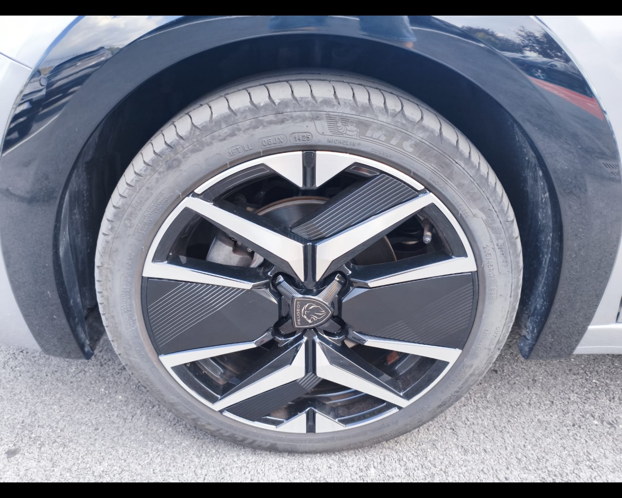 Foto PEUGEOT 208 1.2 hybrid GT 110cv e-dcs 6