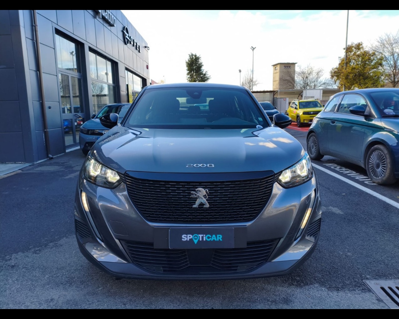 Foto PEUGEOT 2008 1.2 puretech Active Pack s&s 100cv GPL