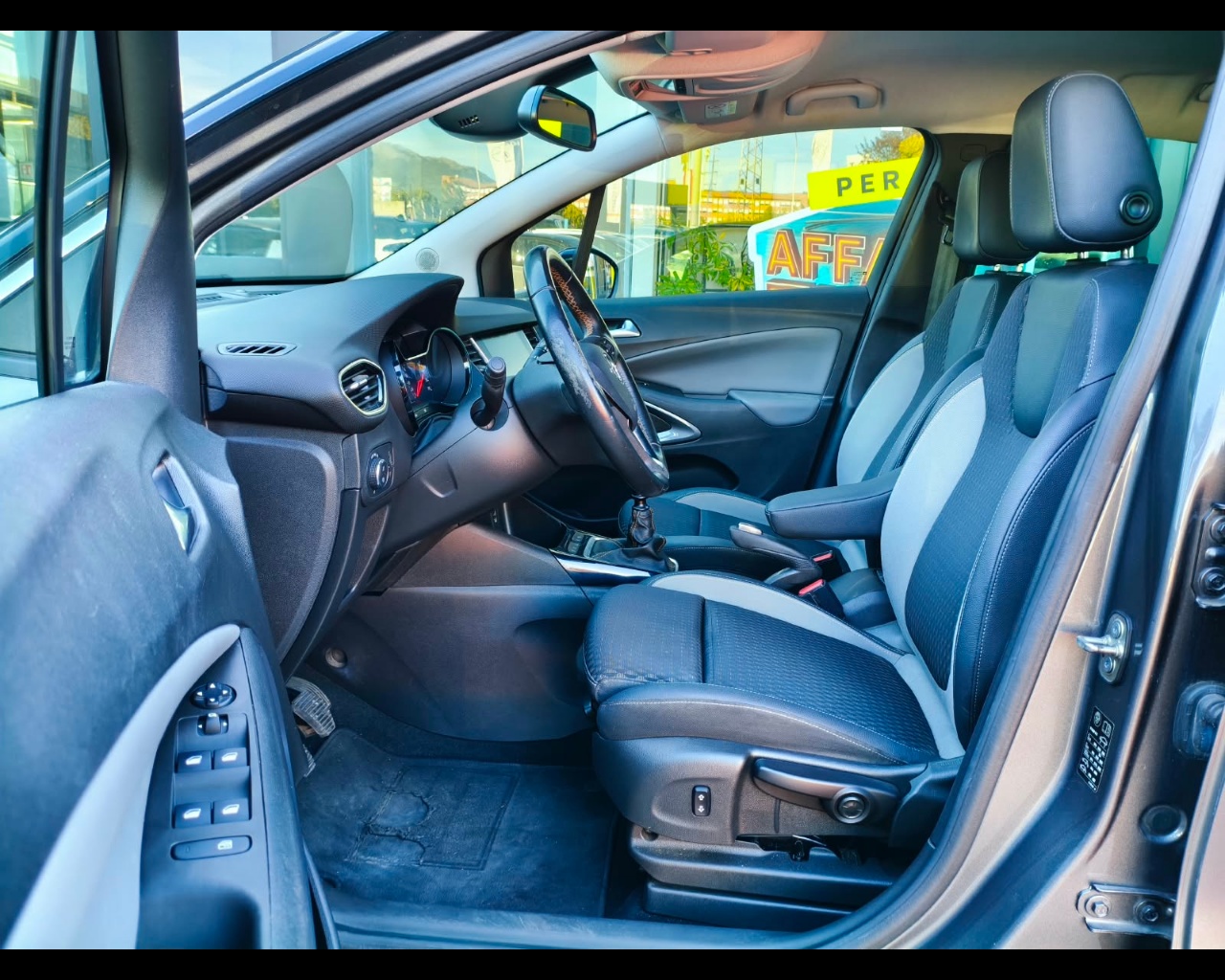 Foto OPEL Crossland X 1.5 ecotec Ultimate s&s 102cv