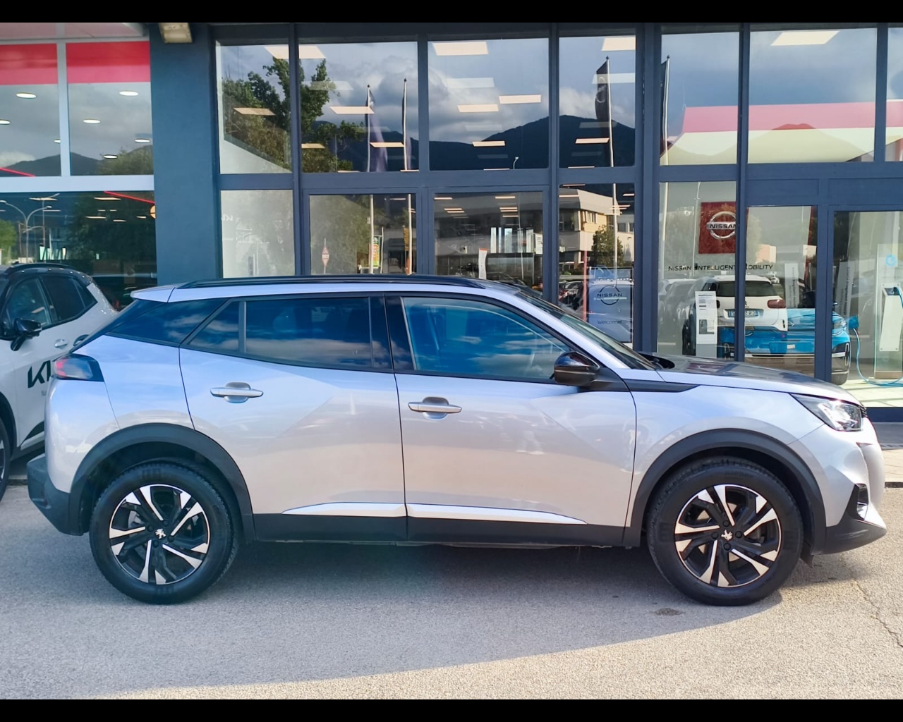 Foto PEUGEOT 2008 1.5 bluehdi Allure s&s 110cv