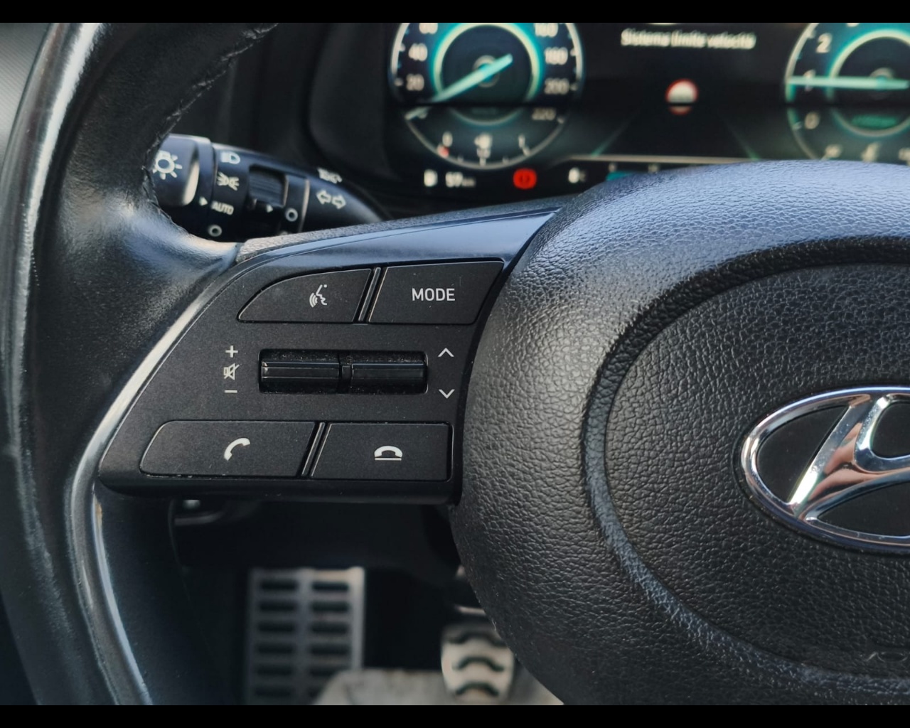 Foto HYUNDAI Bayon 1.0 t-gdi 48V Xline imt