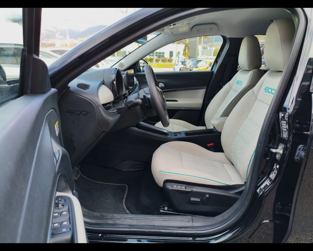 Foto FIAT 600 1.2 hybrid La Prima 110cv auto