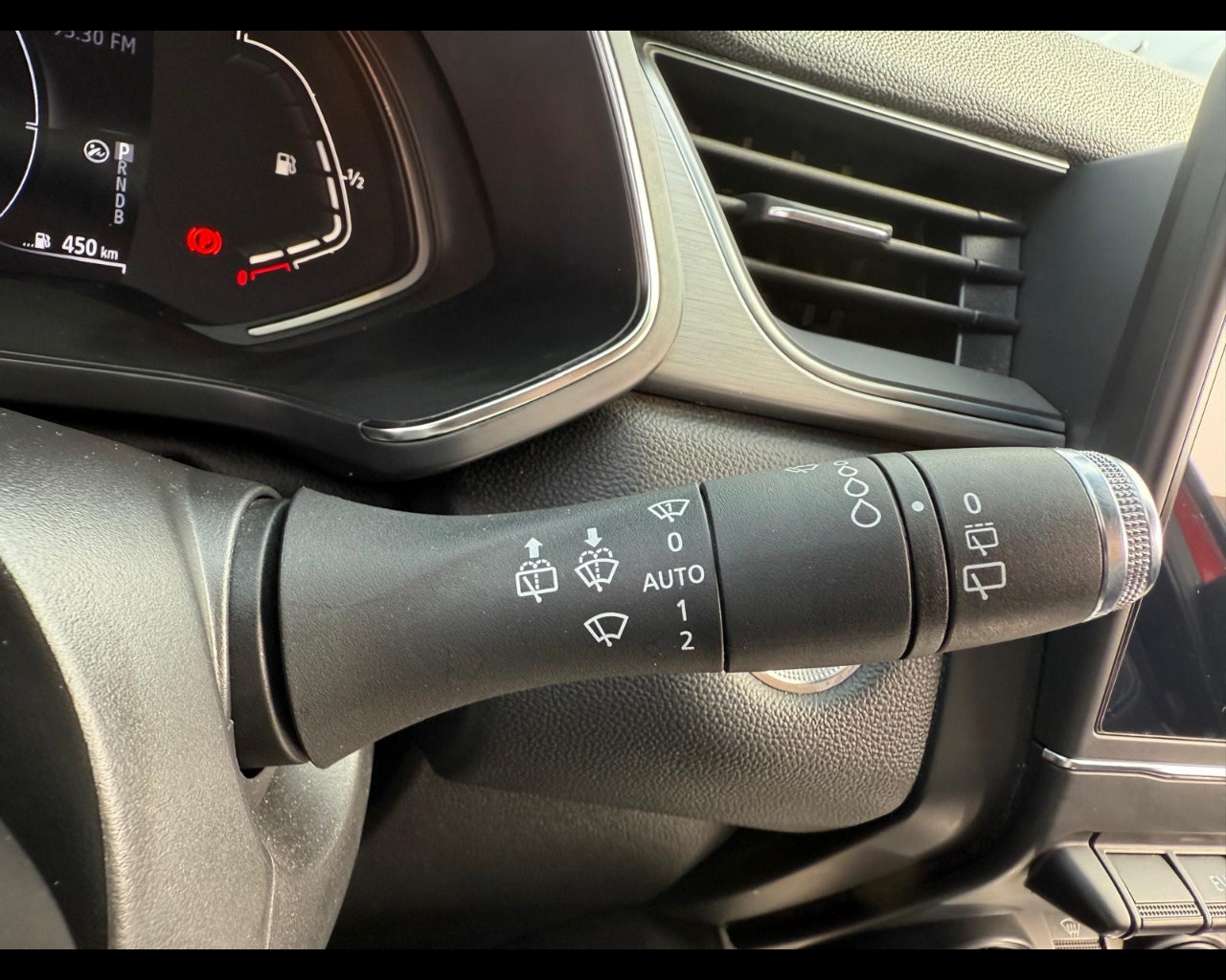 Foto RENAULT Captur 1.6 E-Tech hybrid Intens 145cv auto