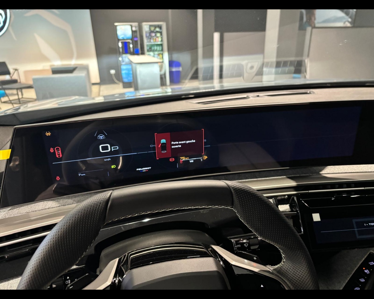 Foto PEUGEOT 3008 1.2 hybrid GT 136cv e-dcs6