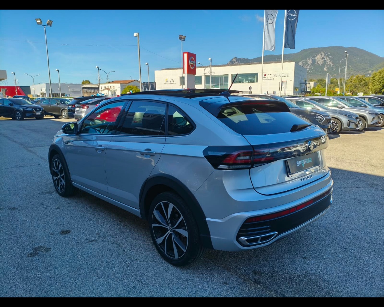 Foto VOLKSWAGEN Taigo 1.0 tsi R-Line 110cv