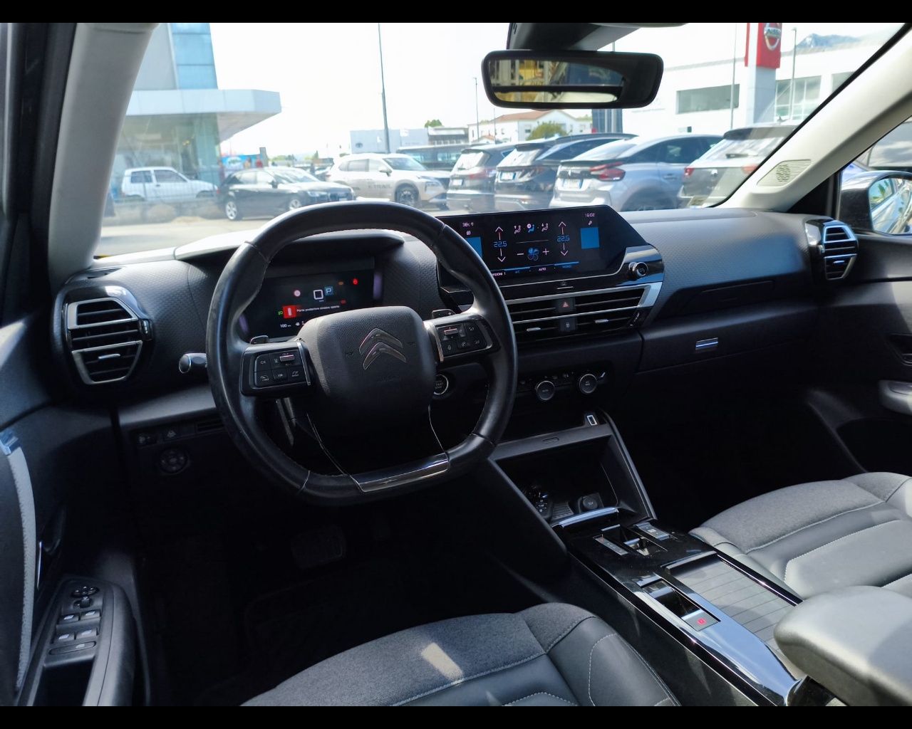 Foto CITROEN C4 1.5 bluehdi Shine s&s 130cv eat8