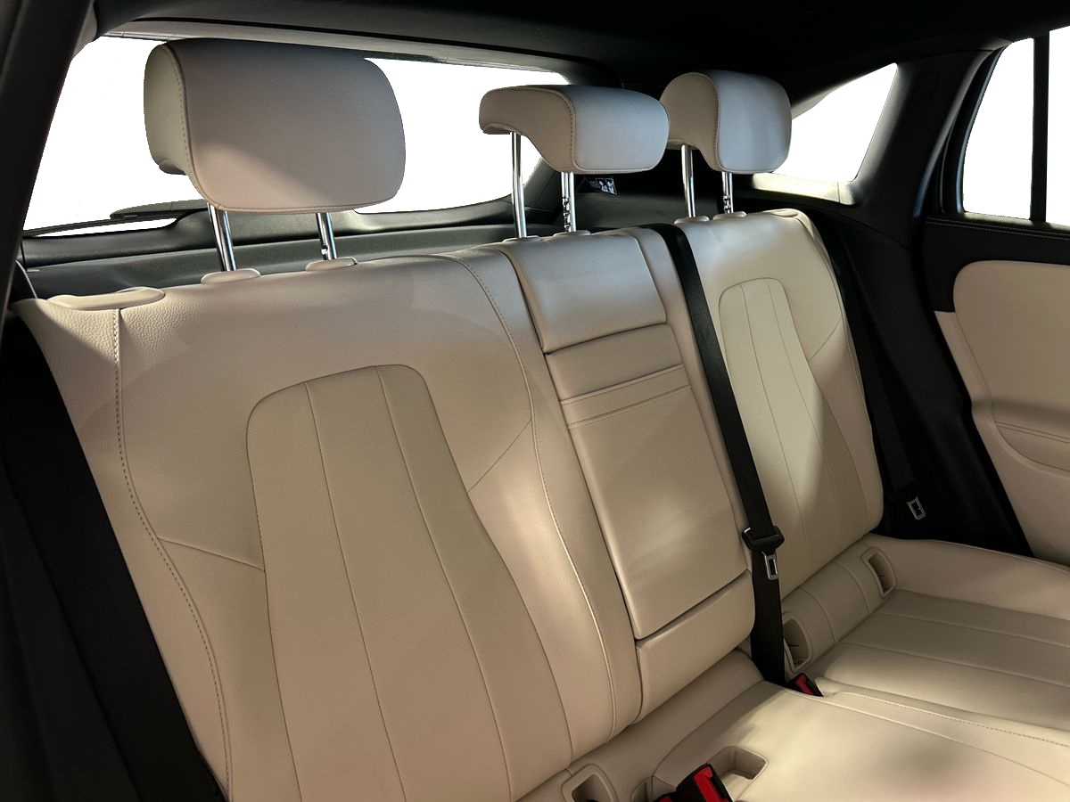 Mercedes EQA EQA 300 Sport Plus 4Matic - 16