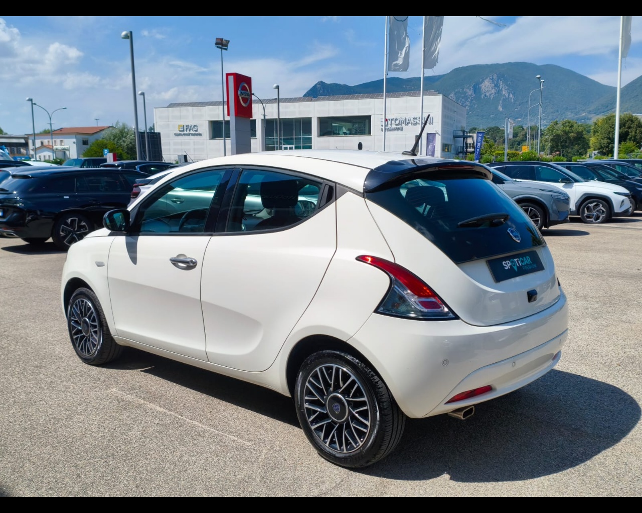 Foto LANCIA Ypsilon 1.0 firefly hybrid Platino s&s 70cv
