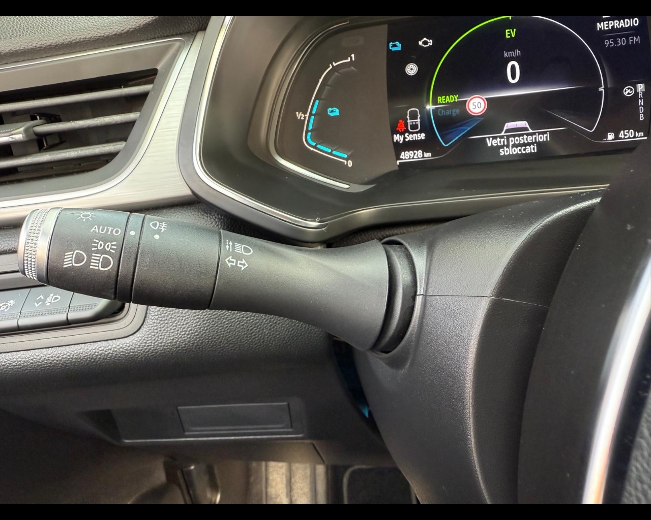 Foto RENAULT Captur 1.6 E-Tech hybrid Intens 145cv auto