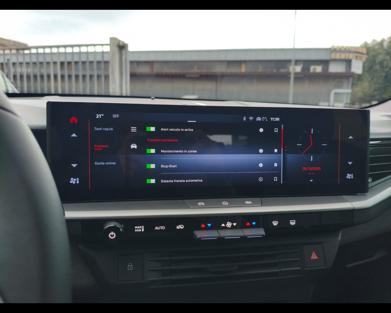 Foto OPEL Grandland 1.2 hybrid Edition 136cv e-dcs6