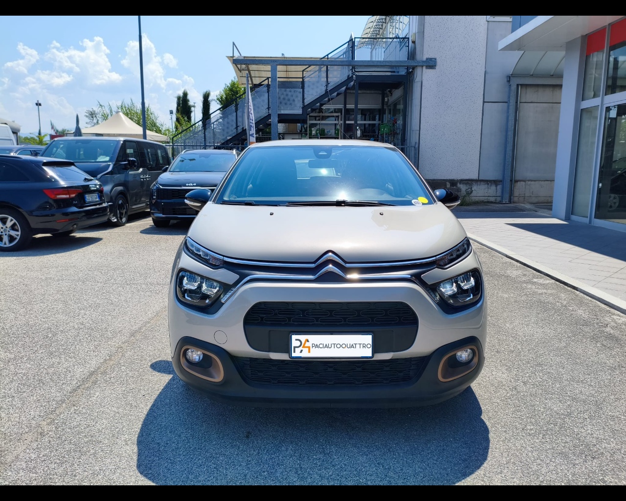 Foto CITROEN C3 1.2 puretech C-Series s&s 83cv neopatentati
