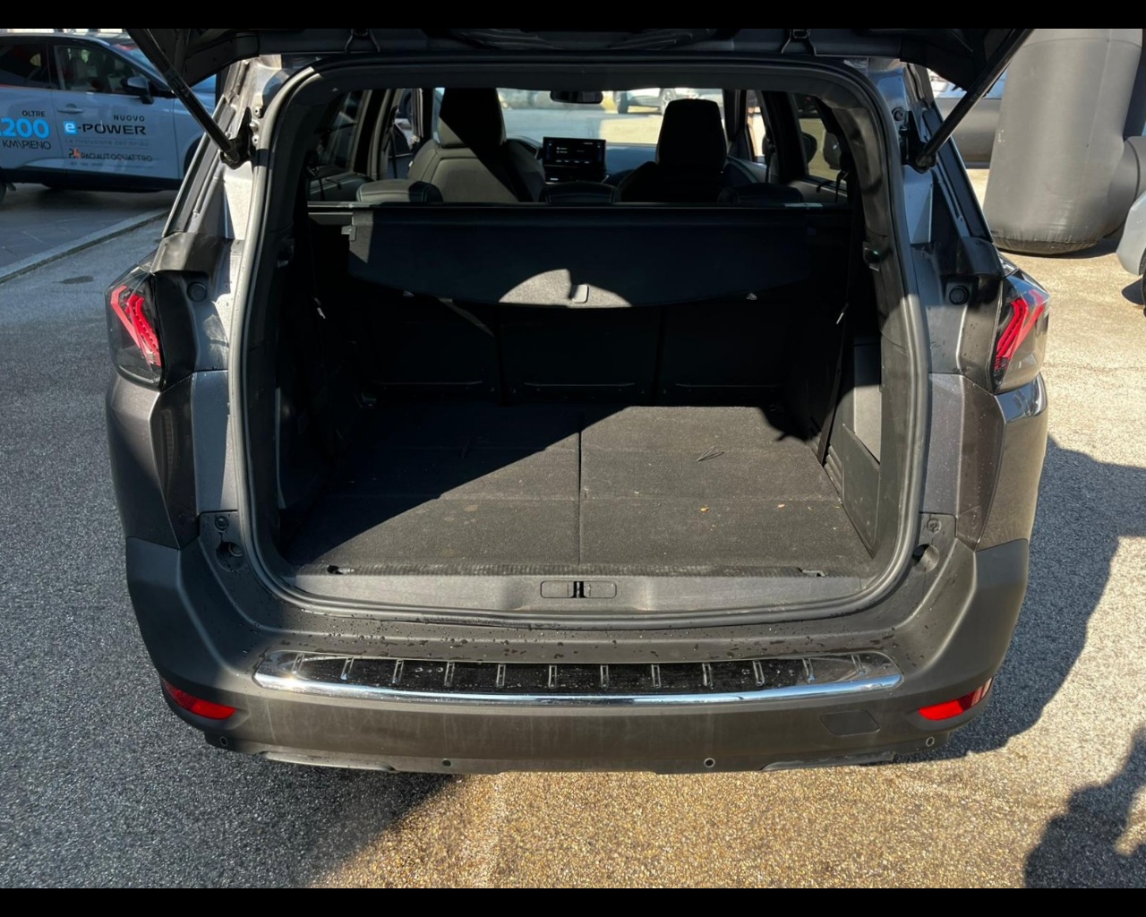 Foto PEUGEOT 5008 1.5 bluehdi Allure Pack s&s 130cv eat8 7p.