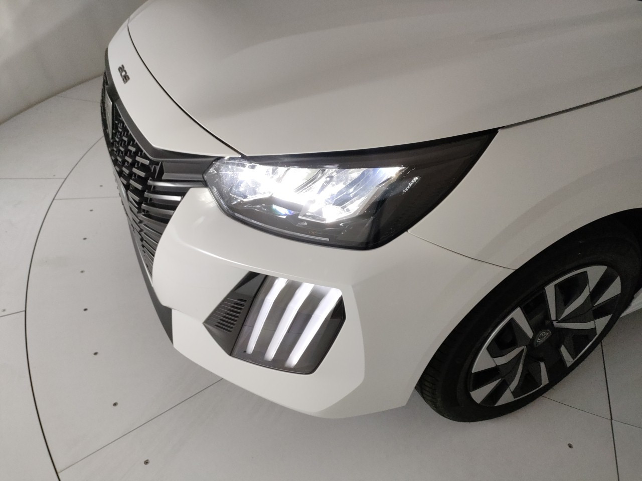 Peugeot 208 Nuovo Ibrido benzina 208 Porto Mantovano