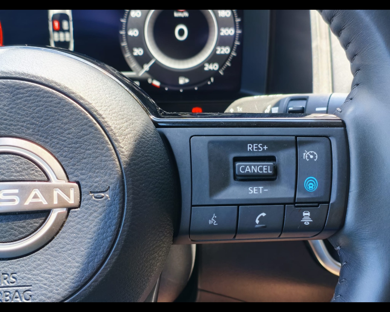 Foto NISSAN Qashqai 1.3 mhev N-Connecta 2wd 140cv