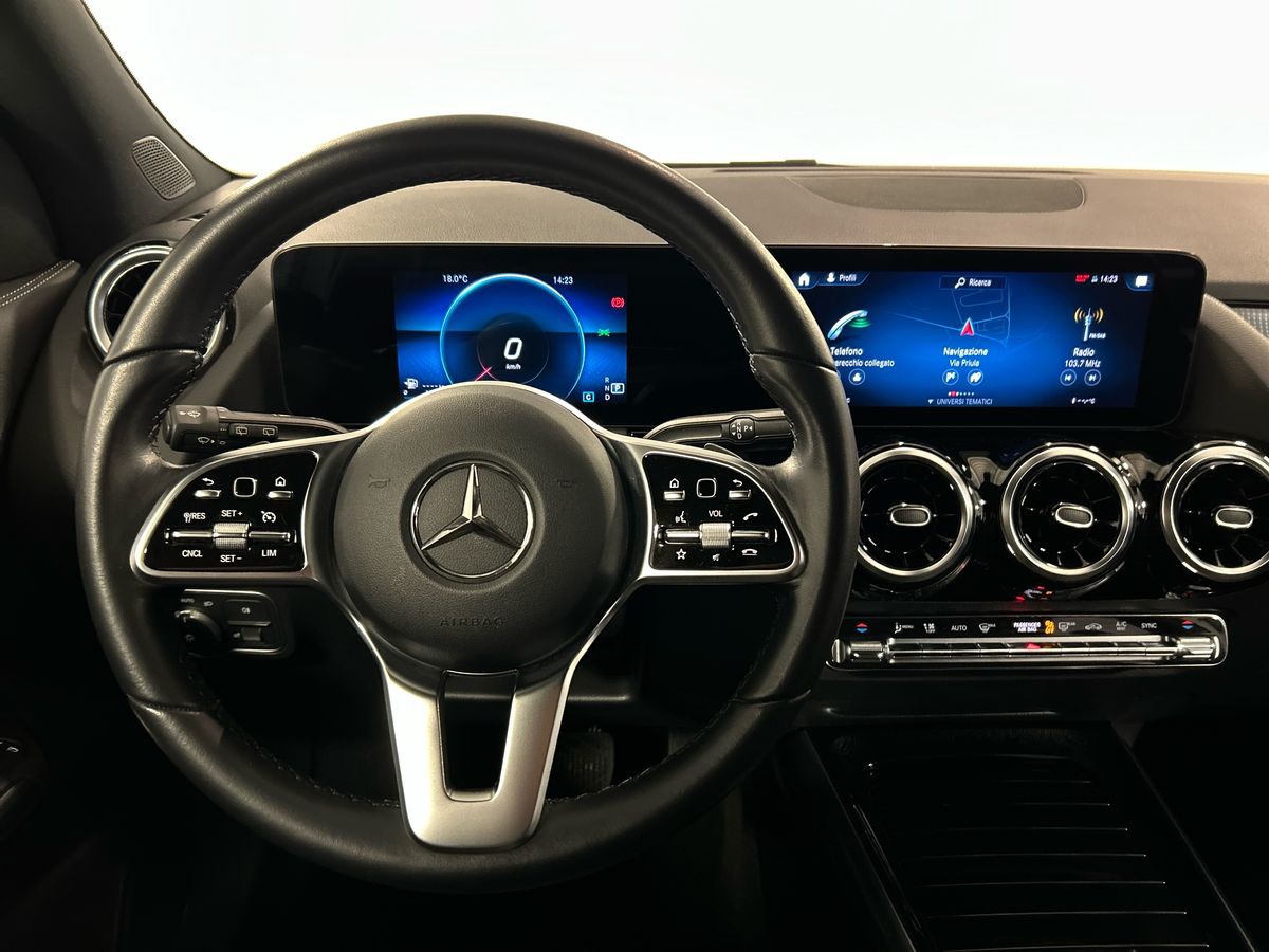 Mercedes GLA GLA 180 D Sport Plus 8G-DCT - 11