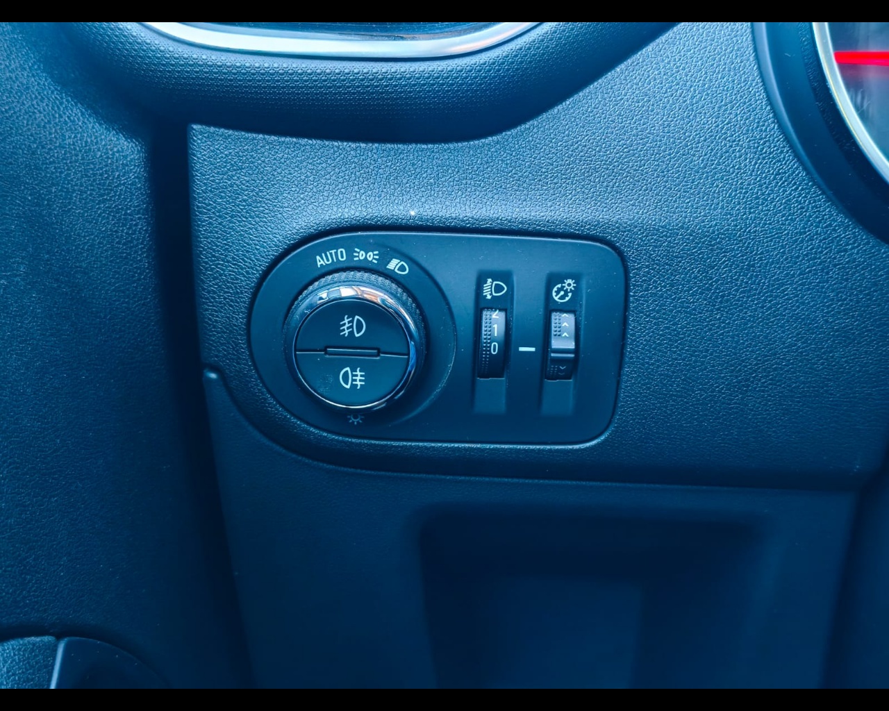 Foto OPEL Crossland X 1.5 ecotec Innovation s&s 102 cv mt