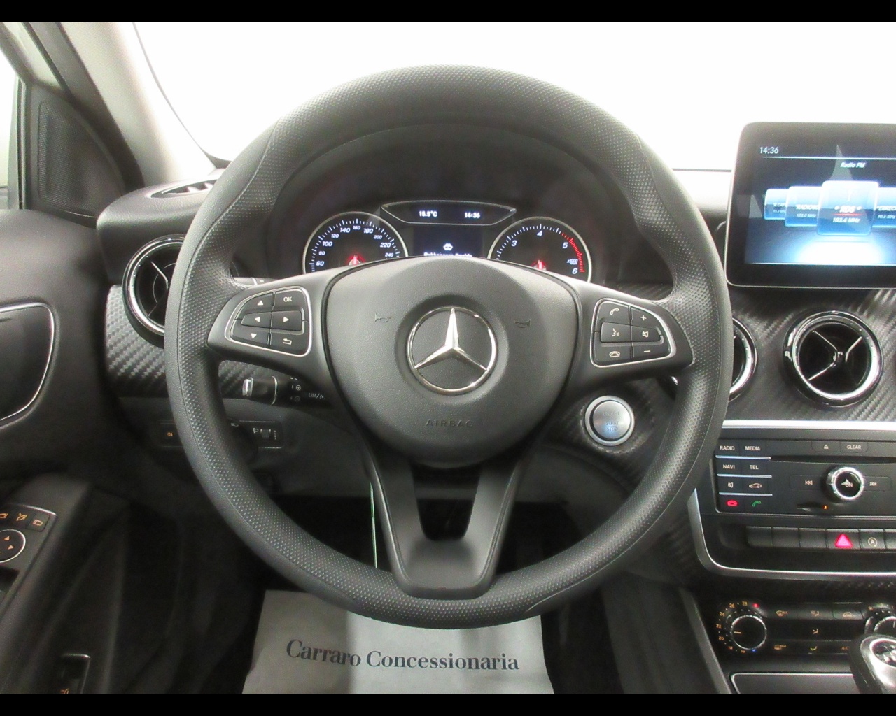 Mercedes GLA GLA 200 D Business - 14