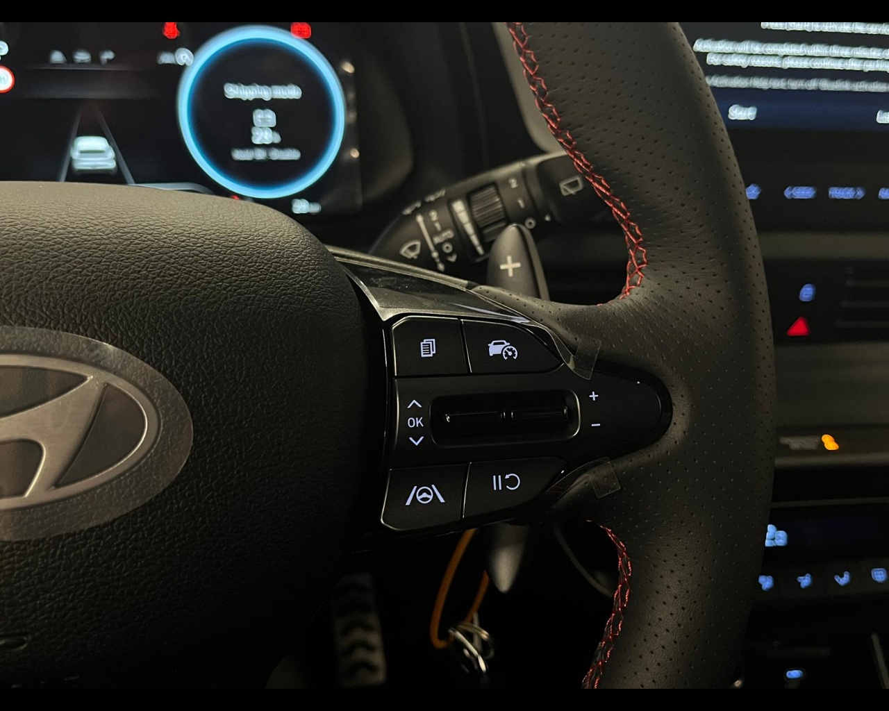 Foto HYUNDAI I20 PE MY25 1.0T DCT NLINE CARBON