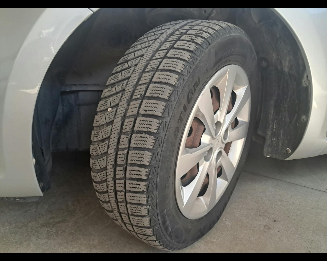 Foto KIA Rio 5p 1.1 crdi Active E6