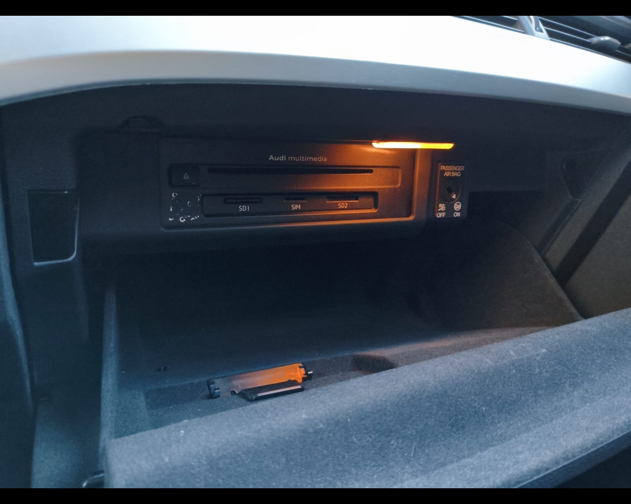 Foto AUDI A4 Avant 2.0 tdi Business Sport 150cv s-tronic