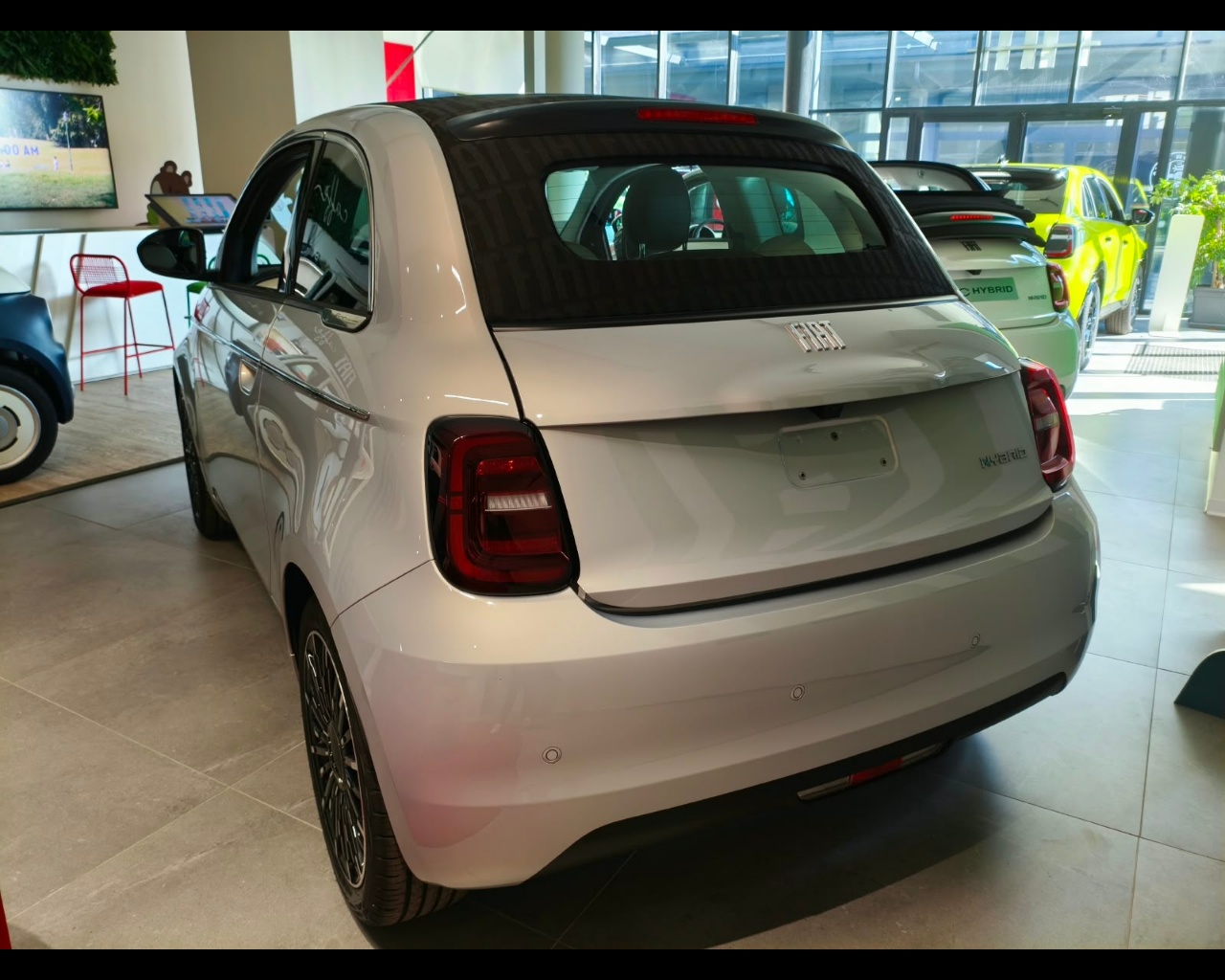 Foto FIAT 500 Hybrid Cabrio La Prima 1.0Hybrid Cabrio