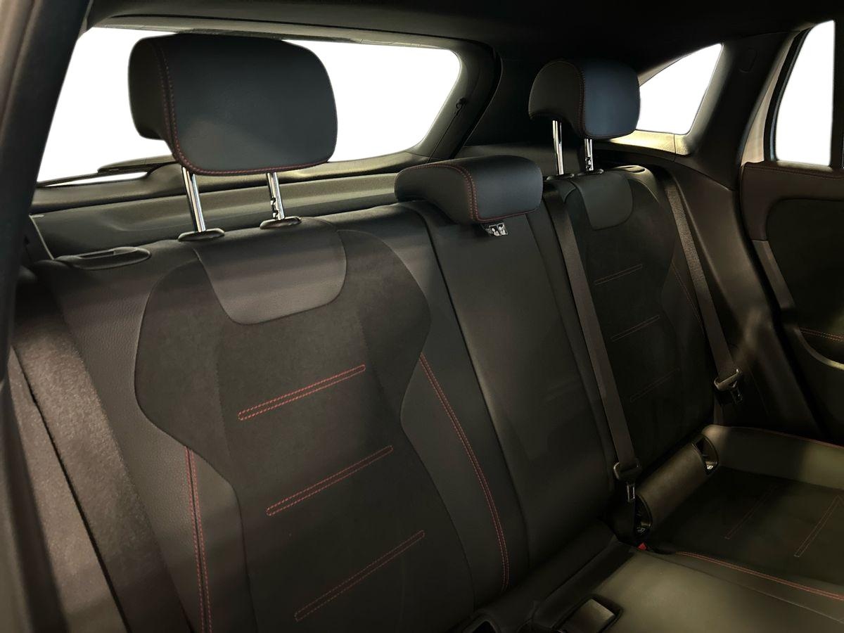 Mercedes  GLA 180 D AMG Line Advanced Plus 8G-DCT - 16