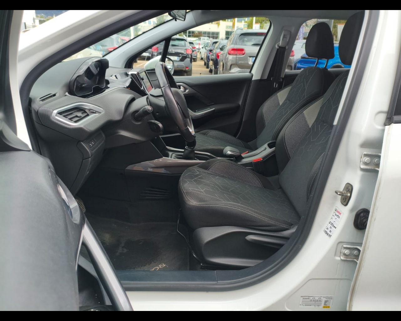 Foto PEUGEOT 2008 1.6 bluehdi Active 100cv 