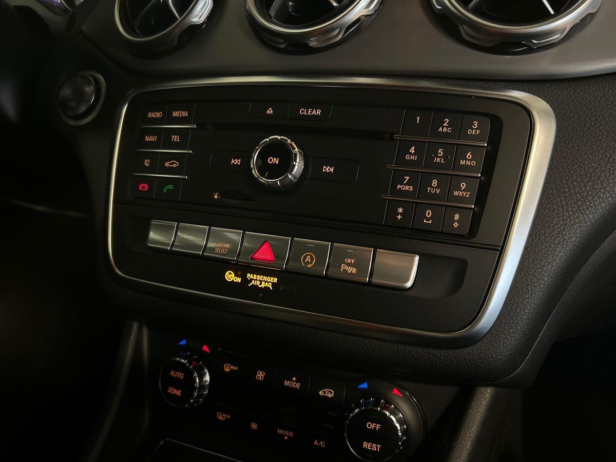 Mercedes GLA GLA 200 D Premium 7G-DCT - 14